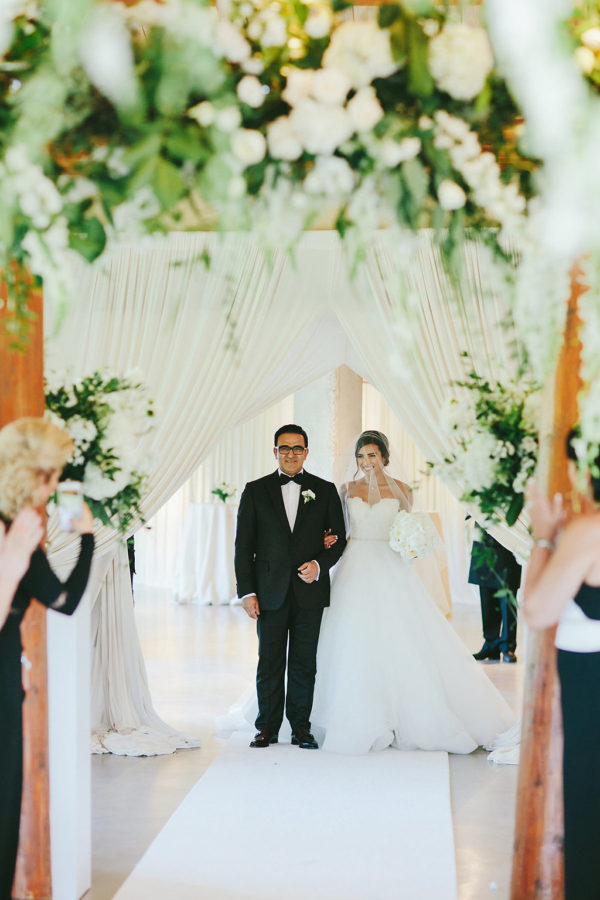 Elegant Canadian Wedding with Greenery ⋆ Ruffled