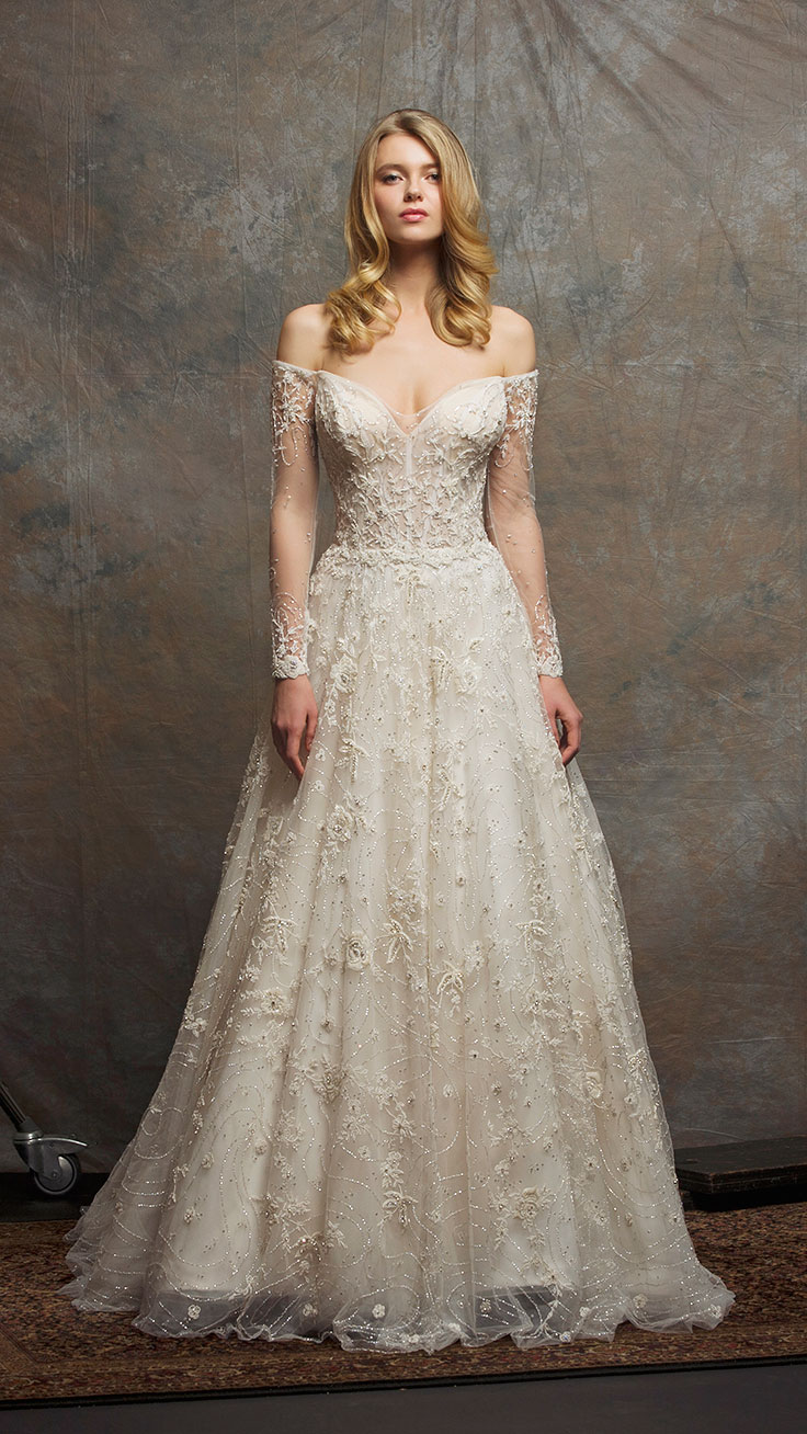 Luxe Wedding Gowns from Enaura Bridal #weddinggowns #bride #weddingdresses https://ruffledblog.com/luxurious-gowns-enaura-bridal/