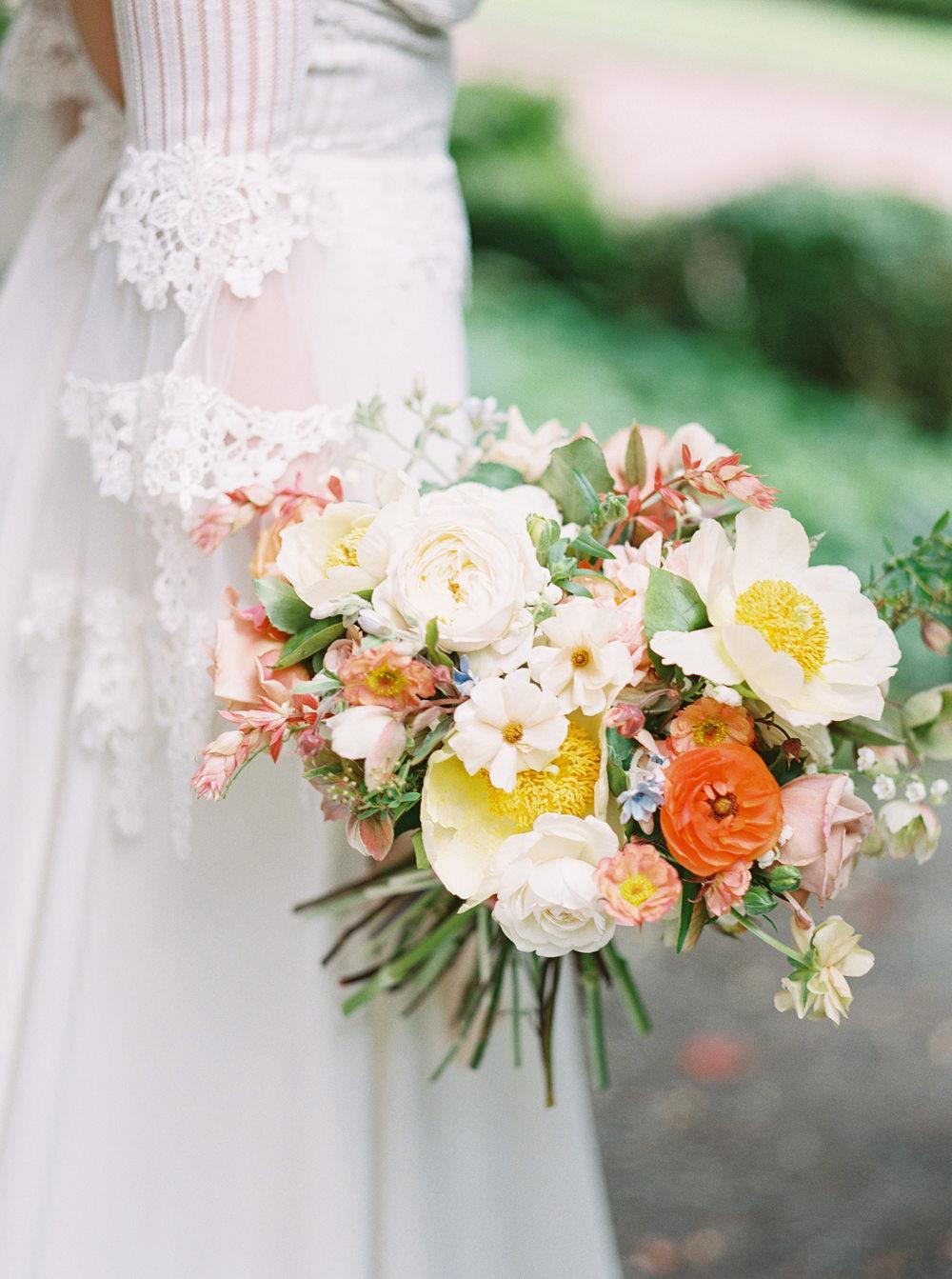 Old-Fashioned English Rose Garden Wedding Inspiration ⋆ Ruffled