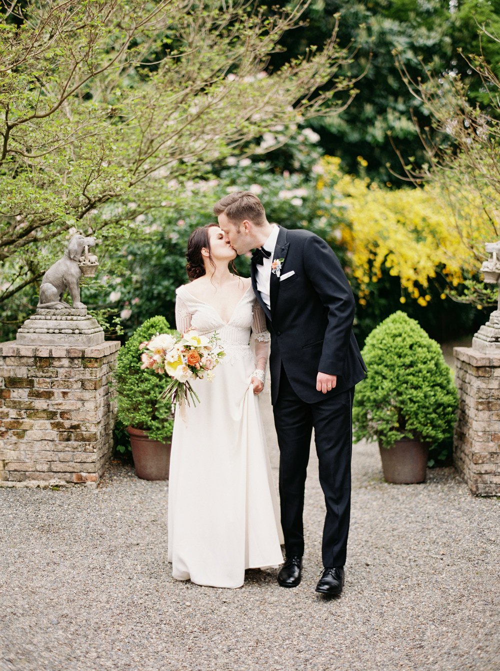 Old-Fashioned English Rose Garden Wedding Inspiration ⋆ Ruffled