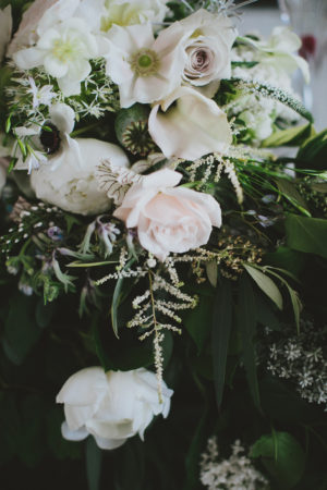 wedding flowers - photo by Henry and Mac https://ruffledblog.com/glam-downtown-philadelphia-wedding