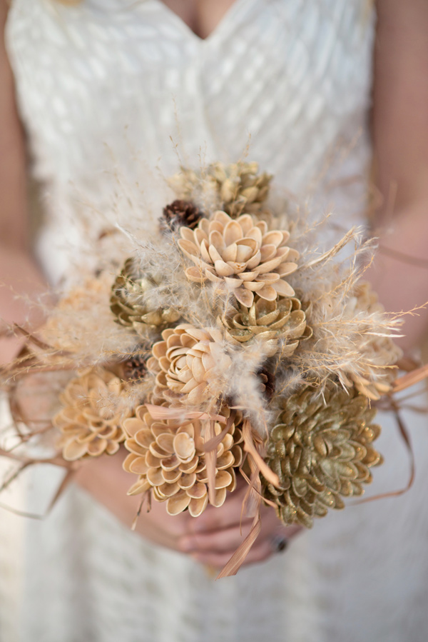 nonfloral bouquet - photo by Kelly Rae Studio https://ruffledblog.com/handcrafted-fall-wedding-inspiration