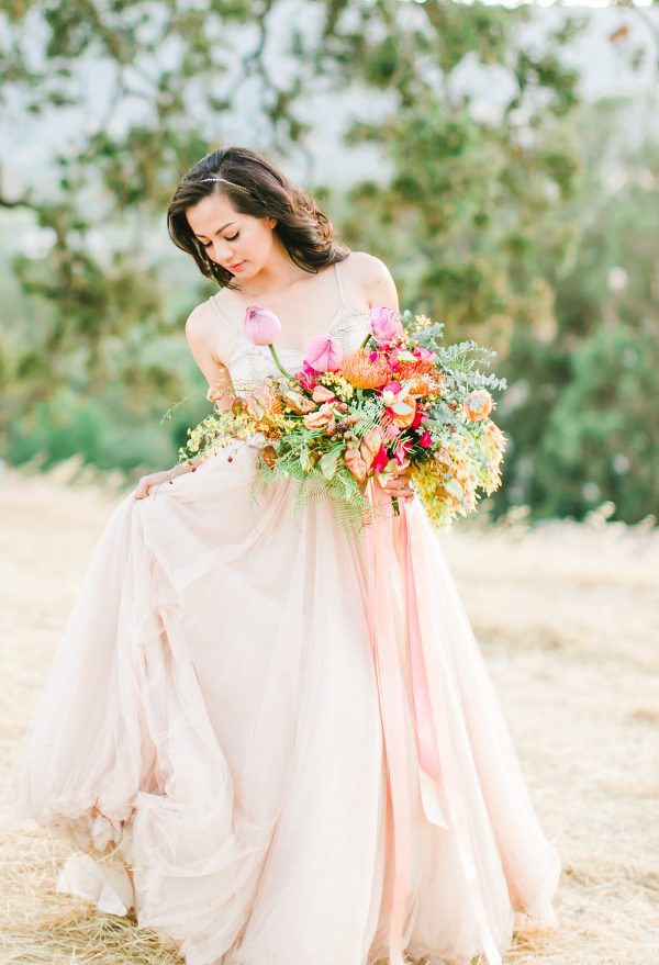 Heavenly Wedding Inspiration with a Floral Swing ⋆ Ruffled