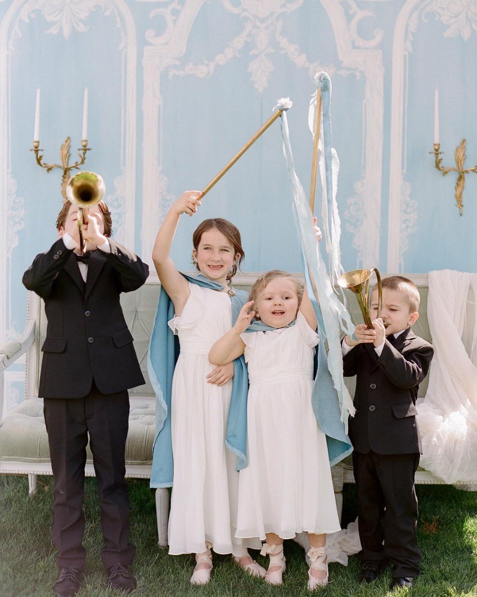 Kids at the wedding? Pros and cons