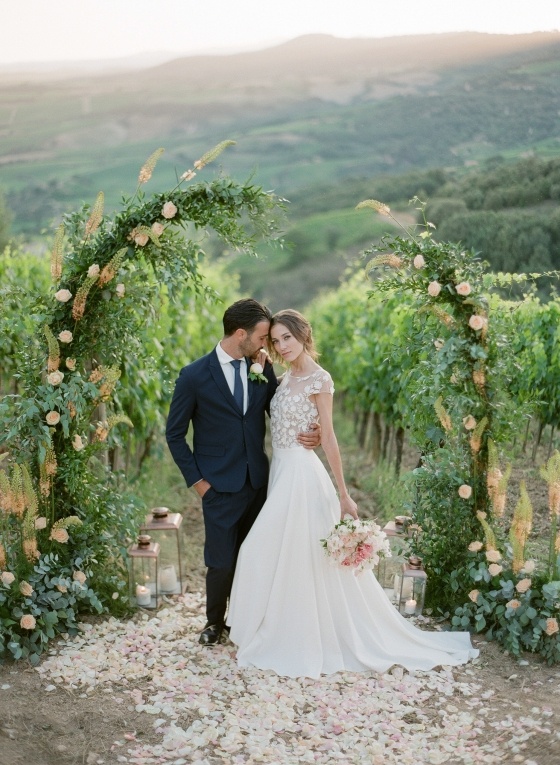 Lavish Peach Wedding Inspiration Atop Rolling Tuscan Hills