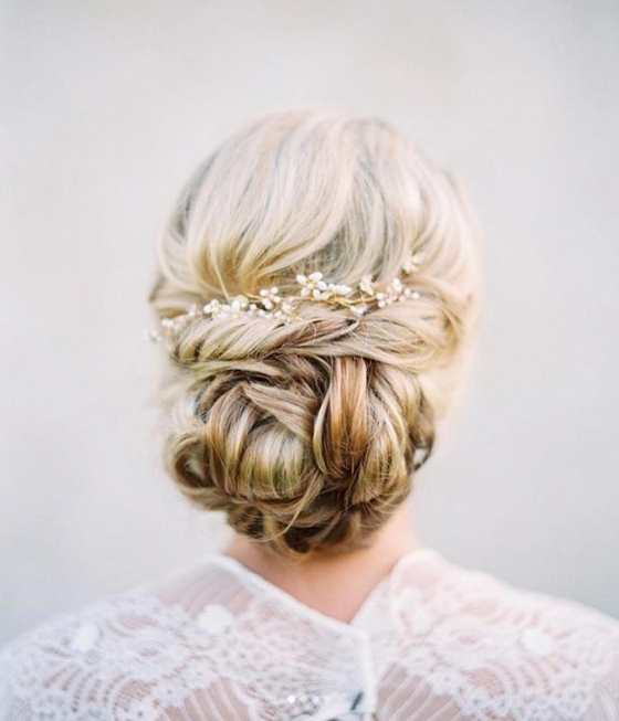 34 Loose Wedding Updos for Brides with Long Hair ⋆ Ruffled