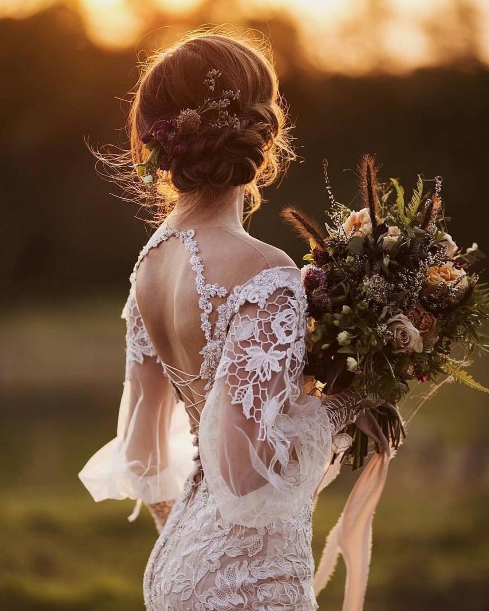 34 Loose Wedding Updos for Brides with Long Hair ⋆ Ruffled