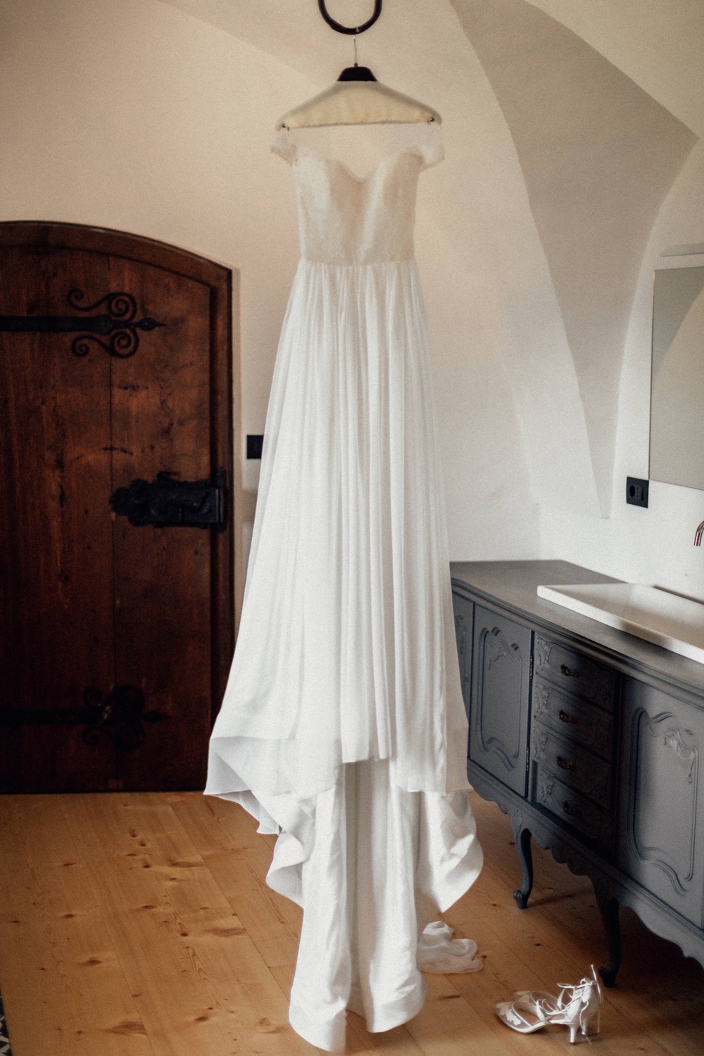 cap sleeve wedding gowns