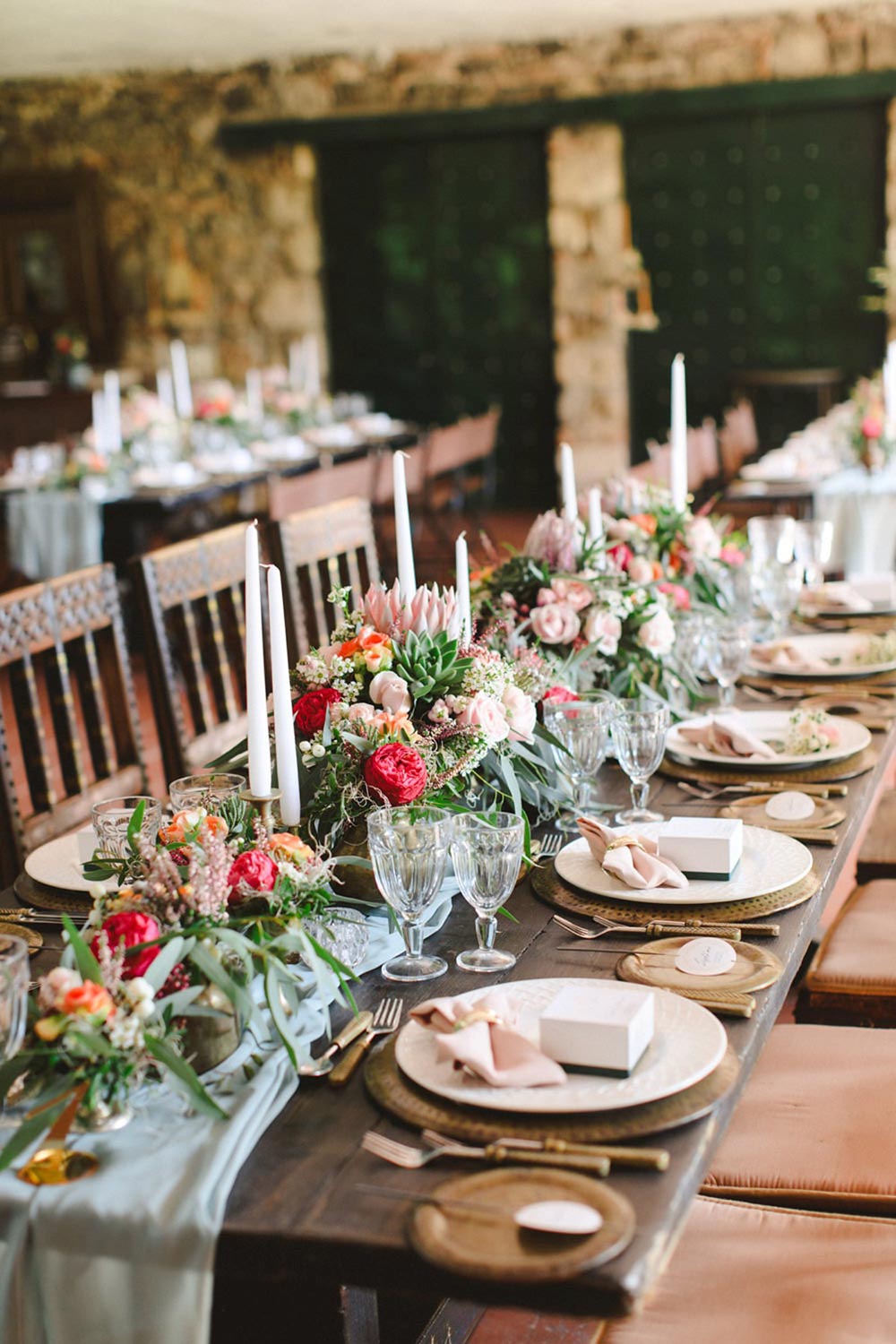 emerald and pink wedding reception tablescape