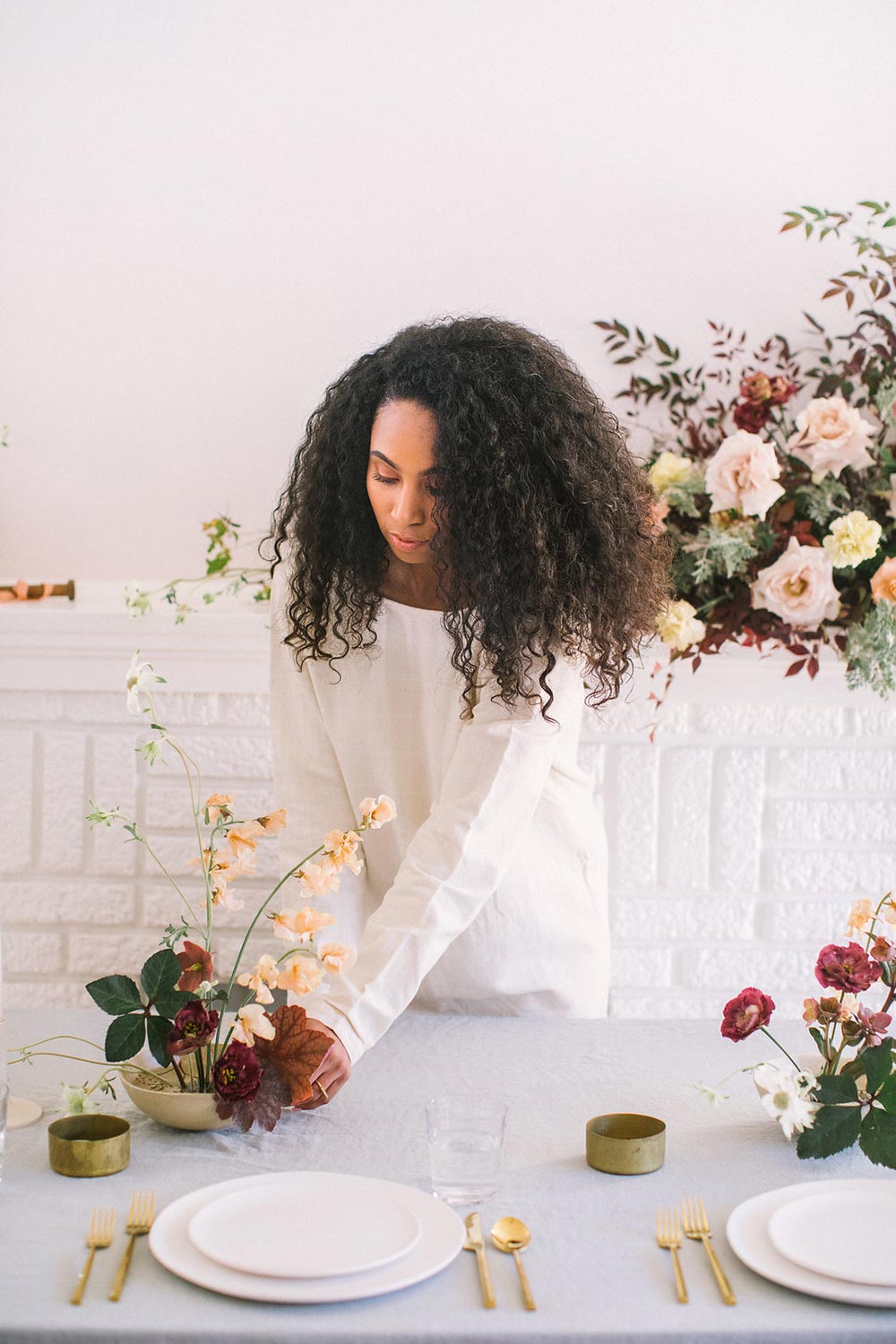 wild minimalist wedding centerpiece