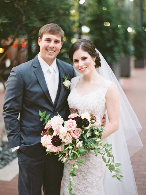 Modern Meets Rustic Wedding in Dallas ⋆ Ruffled