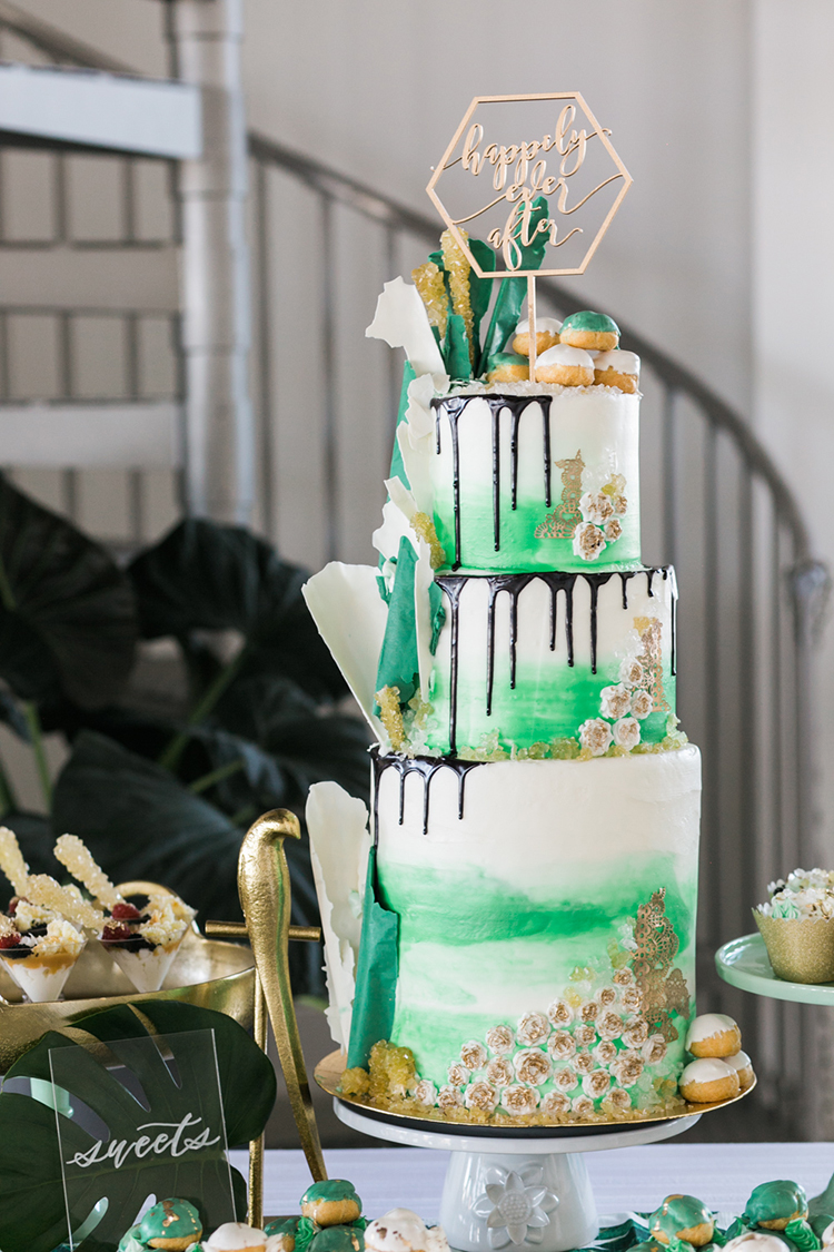 drippy wedding cakes - photo by J Wiley Photography https://ruffledblog.com/modern-minimalist-wedding-ideas-with-a-tropical-twist