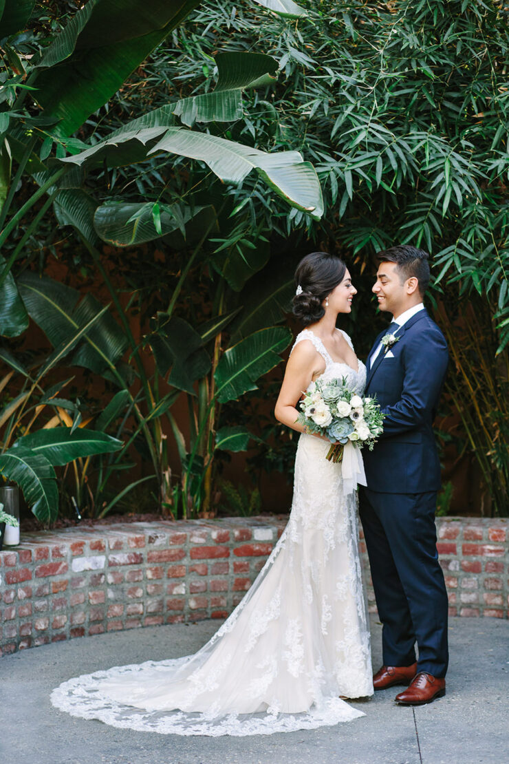 Modern Navy and Gold Wedding in Downtown LA ⋆ Ruffled