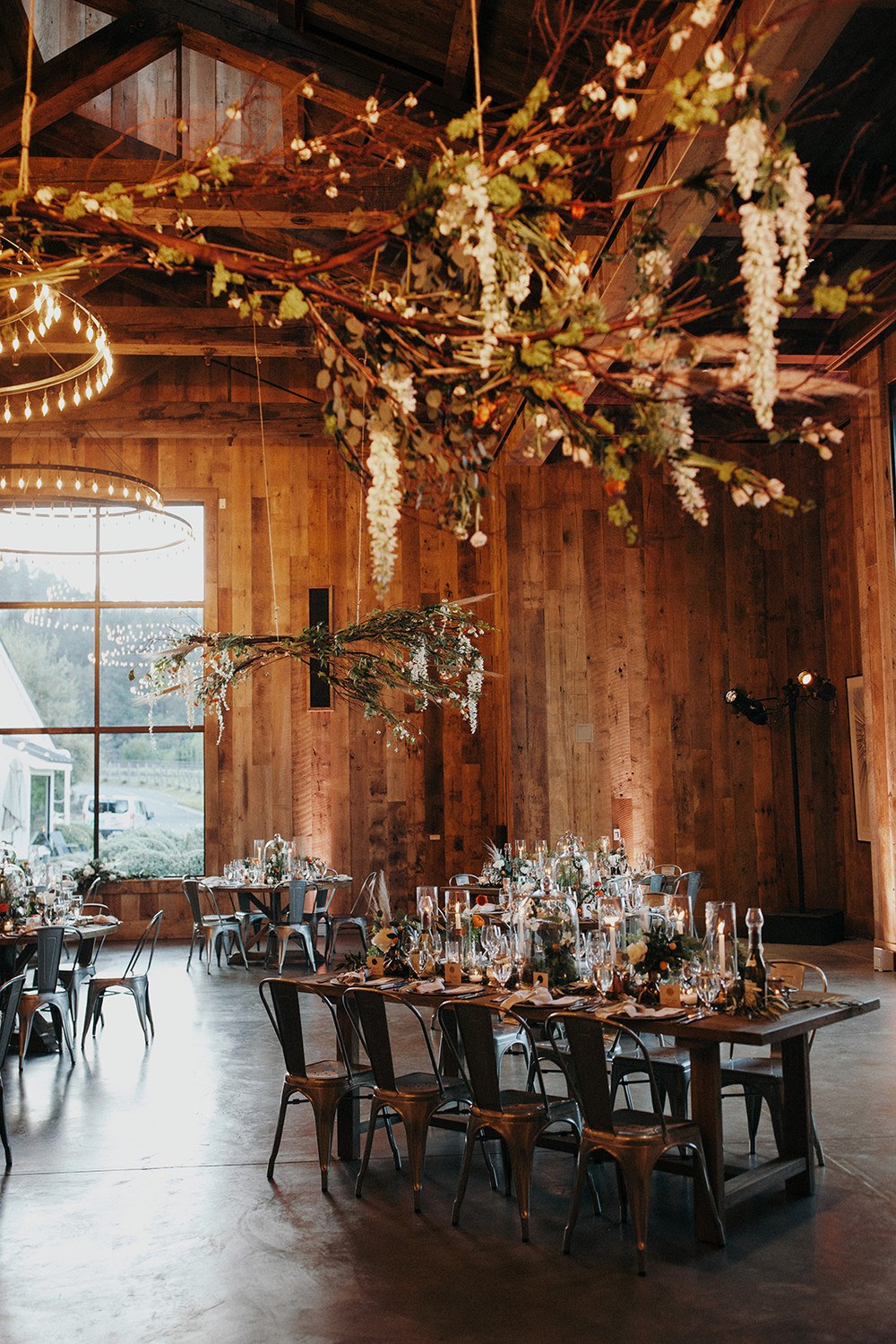 A Glam Wedding Affair in Napa Valley with Giant Floral Ring ⋆ Ruffled