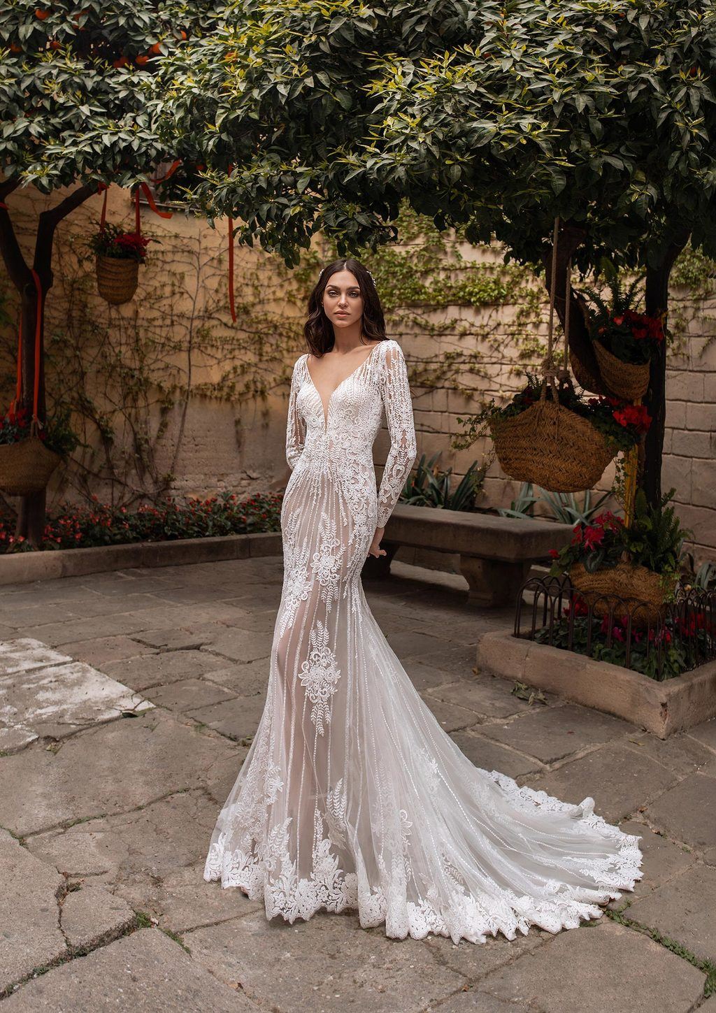 Berta Mermaid Lace Appliqued Gal Gadot Wedding Dress With Sweetheart  Neckline And Backless Design 2019 Collection From Manweisi, $147.63 |  DHgate.Com