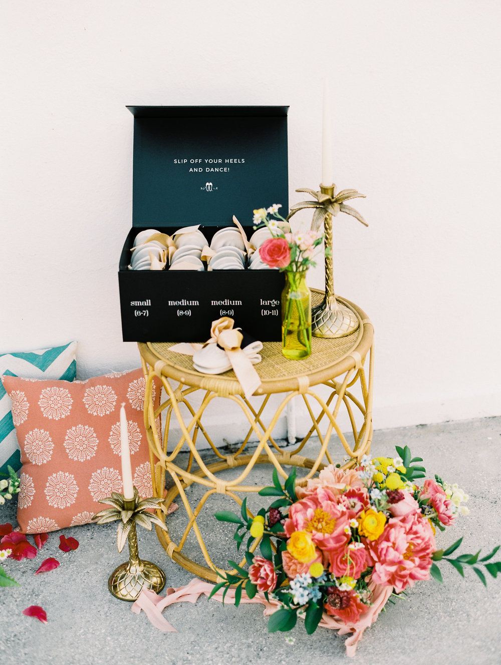 7 Wedding Favor and Decor Ideas with M&M'S + 25% Off Code! ⋆ Ruffled