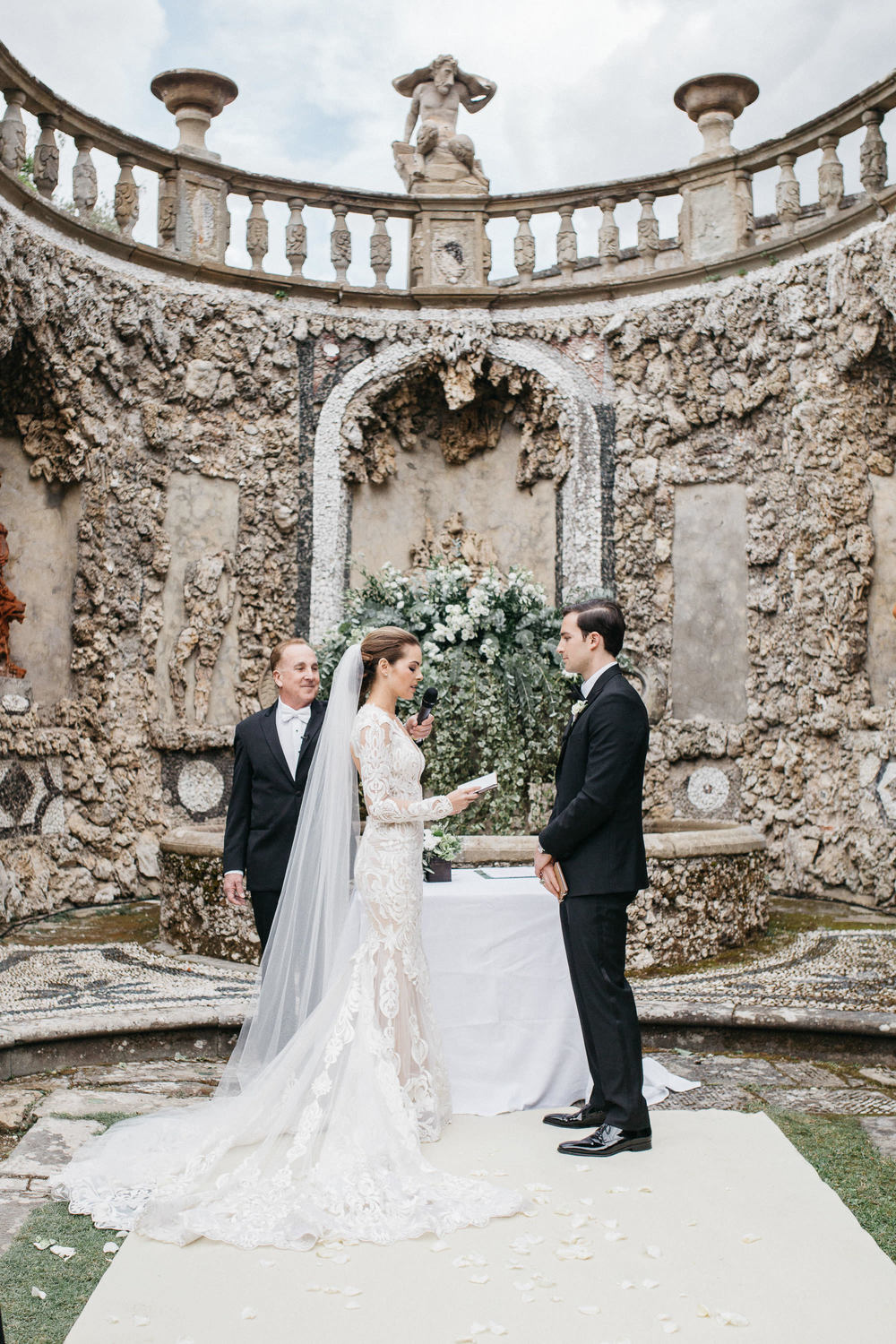 Romantic Tuscan Villa Wedding at a Lavish Historic Venue ⋆ Ruffled