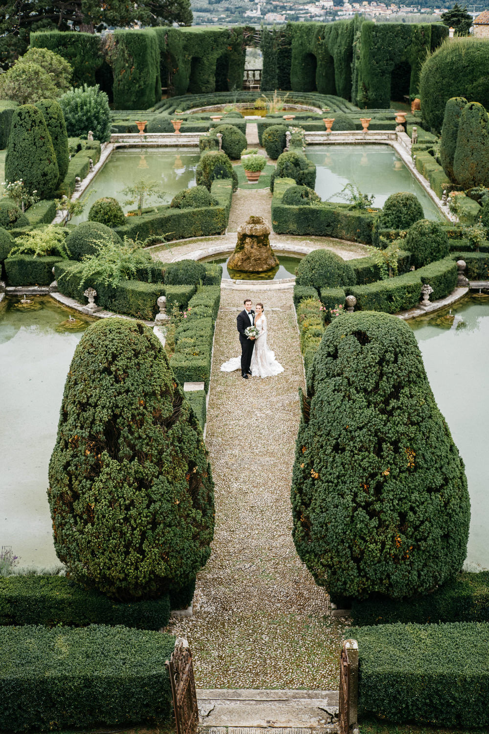 Romantic Tuscan Villa Wedding at a Lavish Historic Venue ⋆ Ruffled