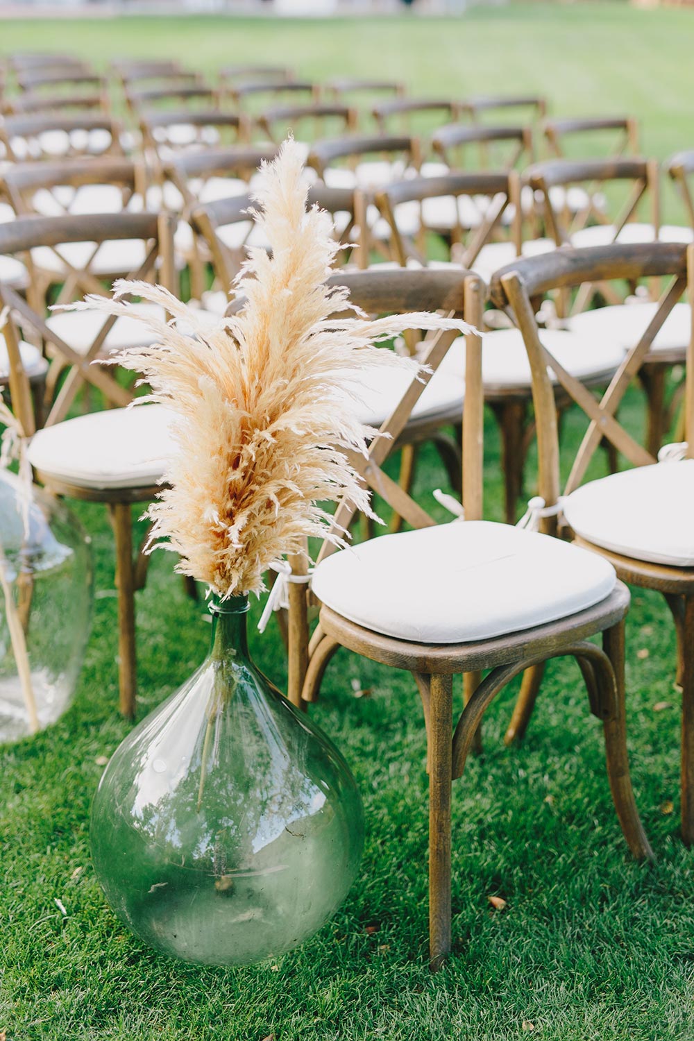 Rosé and Pampas Grass Wedding at Triunfo Creek Vineyard ⋆ Ruffled