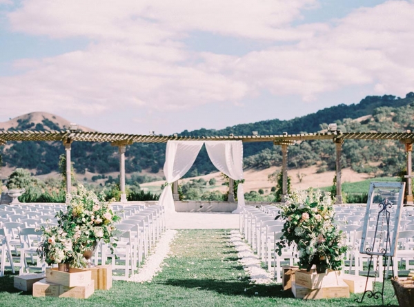 Soft, Romantic Silicon Valley Wedding with a Charming Nod to the Moon ⋆ ...