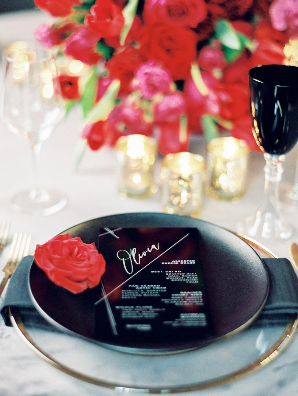 Abstract Wedding Inspo with Modern Metallic Details  #traditionalweddingcolors #DCweddingvenue #modernbridalfashion