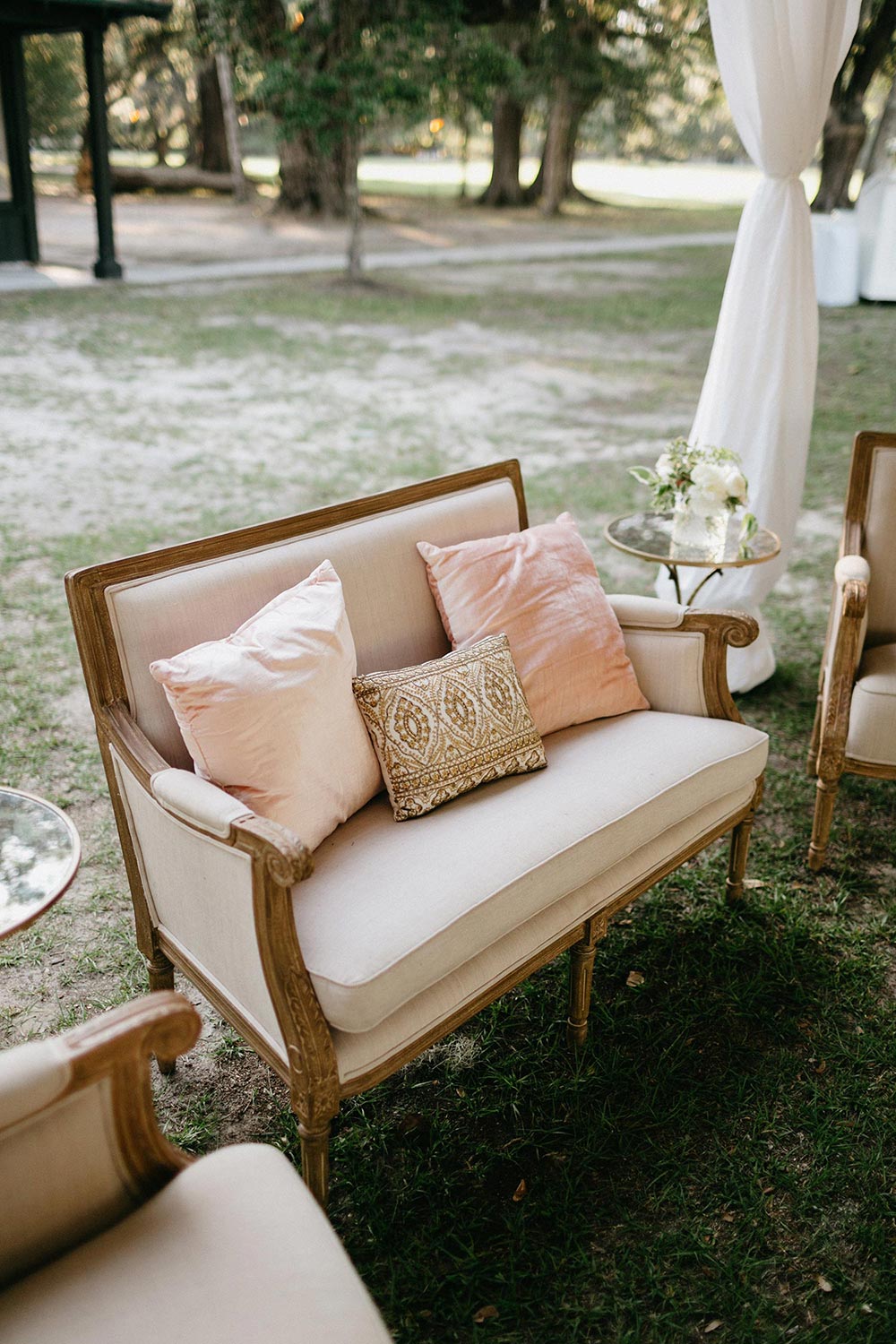 Southern Chic Wedding in an 18th Century Octagonal Garden ⋆ Ruffled