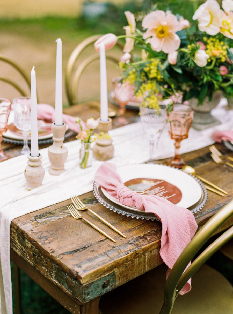 Spring Floral Wedding Inspiration with Icelandic Poppies ⋆ Ruffled