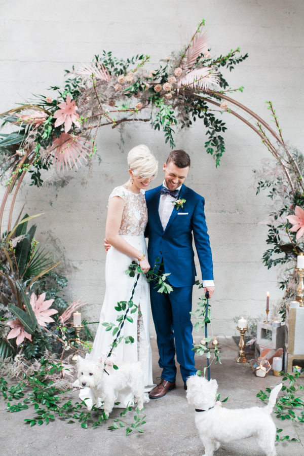 Stylish Tropical Wedding Inspiration in the Pacific Northwest