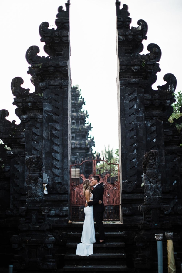 Tropical Bali Wedding For These Best Friends Turned Soul Mates ⋆ Ruffled